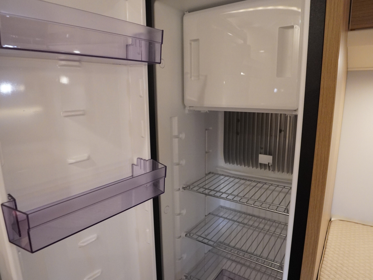 Malibu I 441 LE Automat 160hk Lithium Solcell, bild 9 av 19