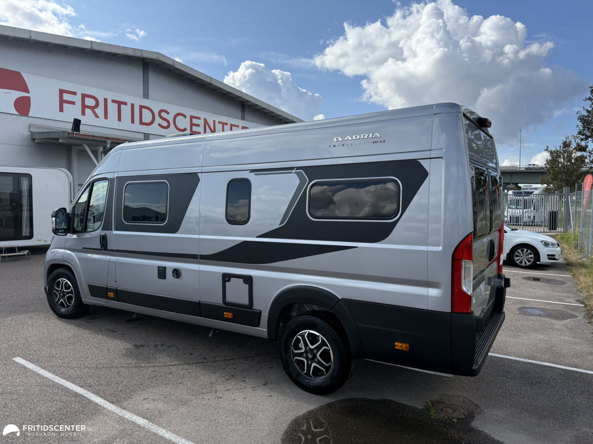 Adria TWIN SELECT 640 SLB - FIAT 6E 2,2 140HP 35H, bild 4 av 5