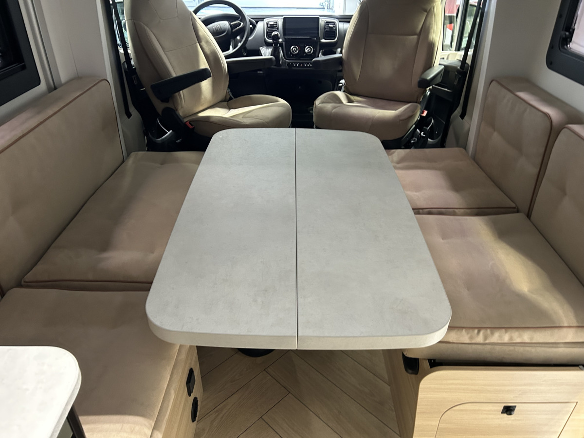 Challenger X150 Open Edition M26 - Fiat Ducato 2.2L 140 HK, bild 9 av 18