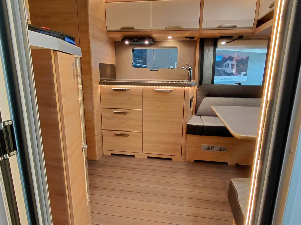 Knaus SÜDWIND BLACK SELECTION 580 UK, bild 3 av 9