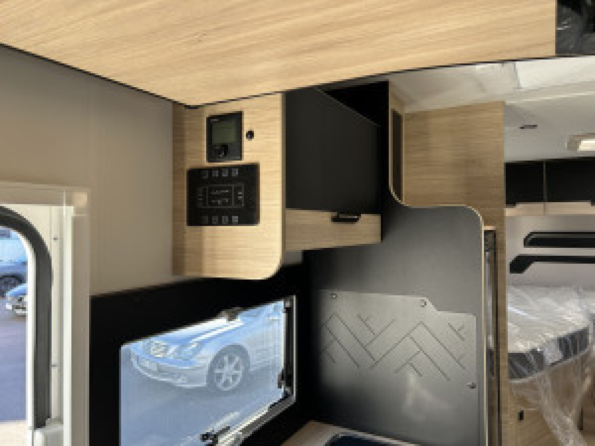 Challenger 287GA Graphite Edition M26 - Ford Transit 2.0L 165 HK Inkommande, bild 16 av 22