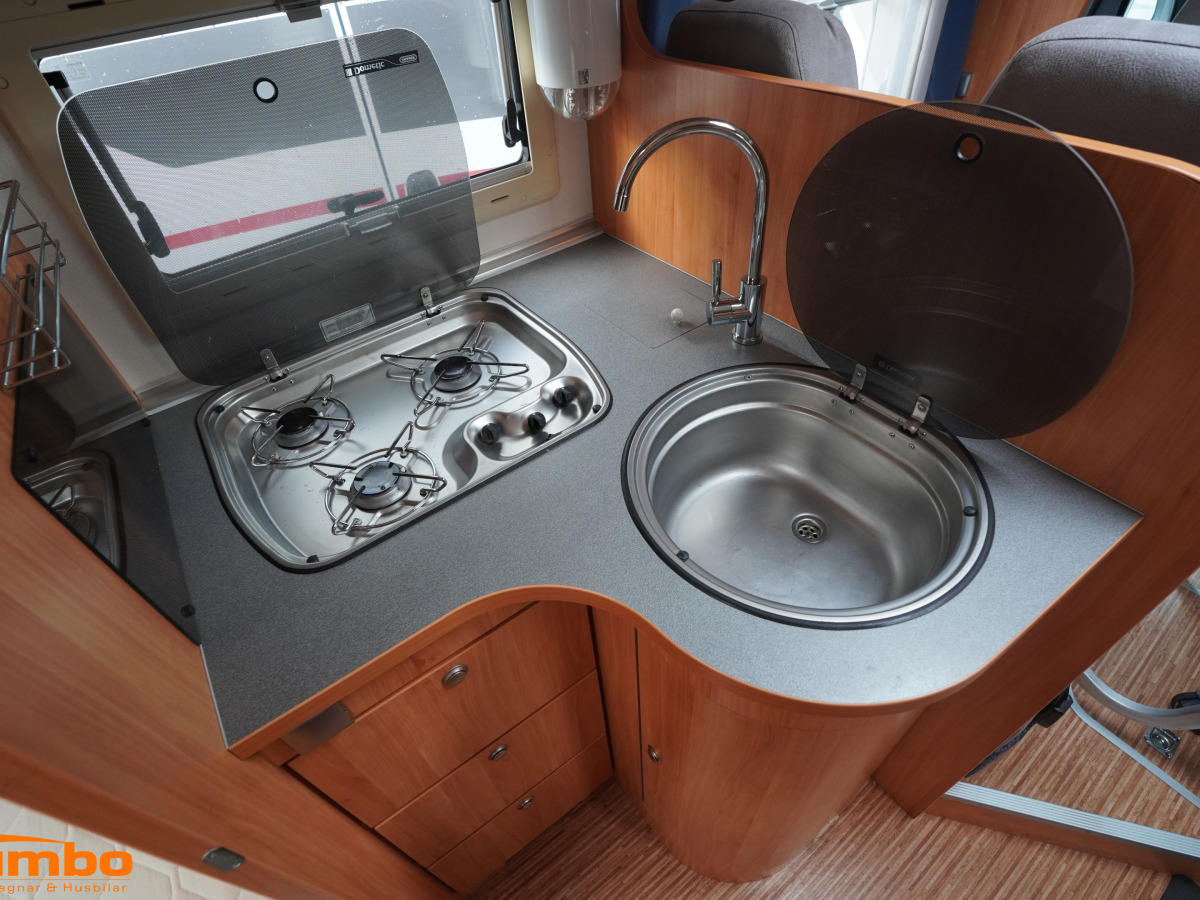 Adria CORAL S 670 SLT Dragkrok Solcell Ugn, bild 9 av 17