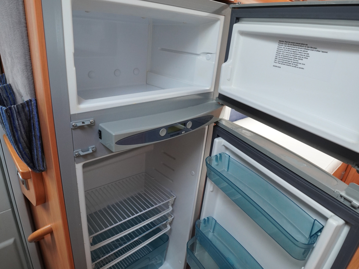 Adria CORAL S 670 SLT Dragkrok Solcell Ugn, bild 7 av 17