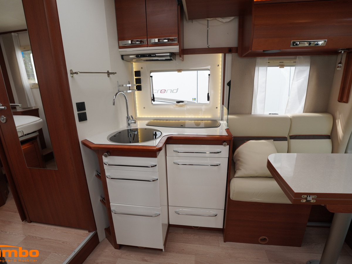 Rapido 696FF 55Y Automat 150hk, bild 5 av 21