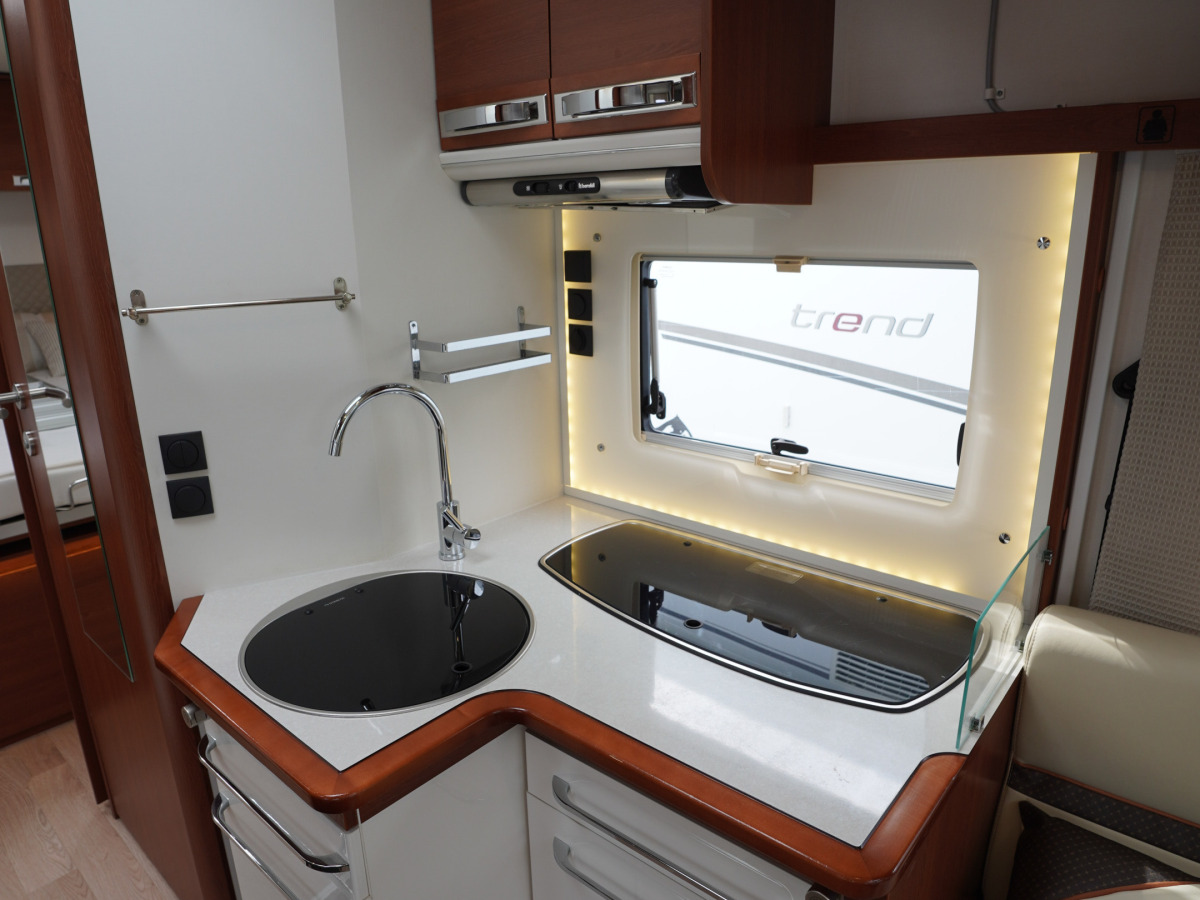 Rapido 696FF 55Y Automat 150hk, bild 8 av 21