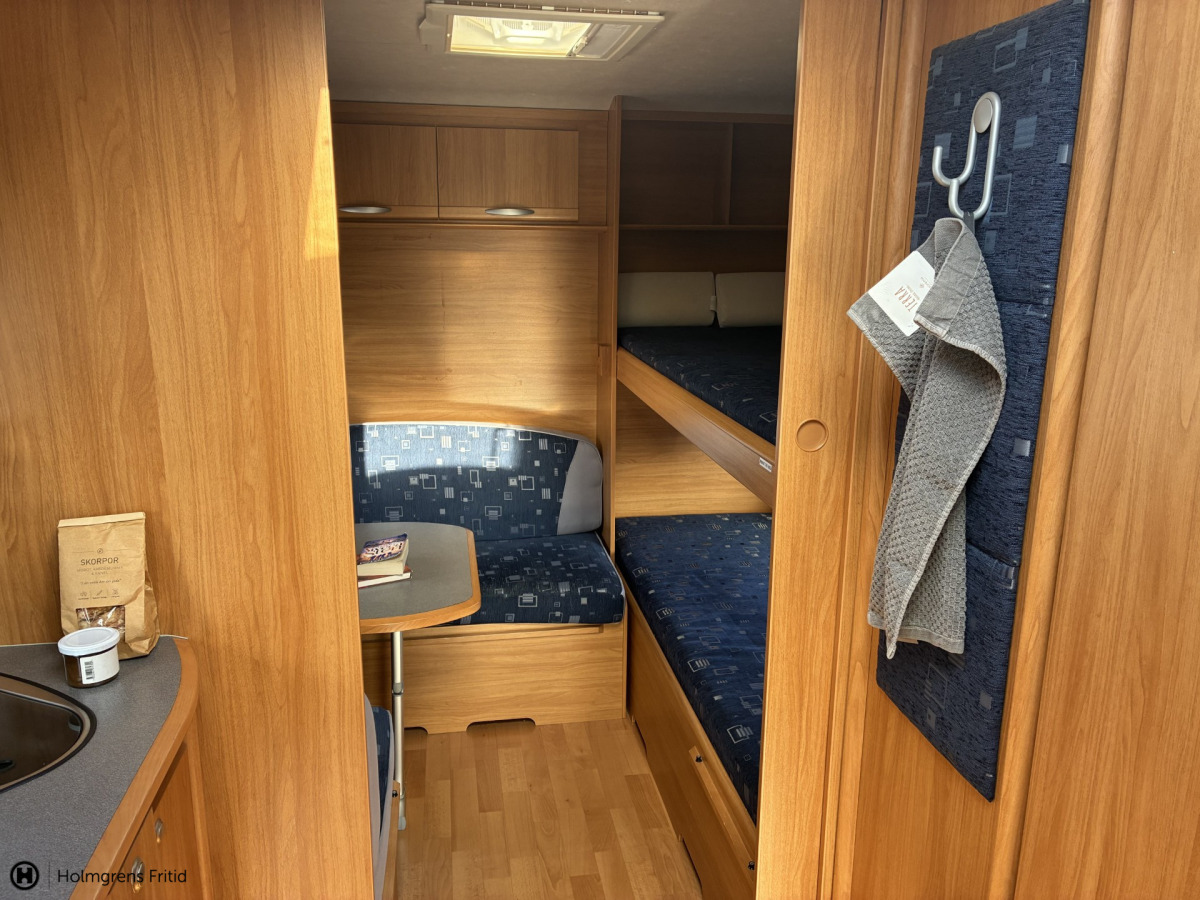 Adria CLASSICA 563 UK Barnkammare, bild 12 av 14