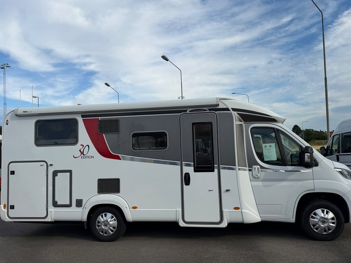 Bürstner Nexxo T690 Såld Såld Solcell drag, bild 9 av 15
