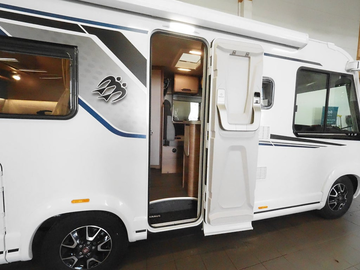 Knaus Van I 550 MF Cykelställ Markis 4 bäddar, bild 5 av 16