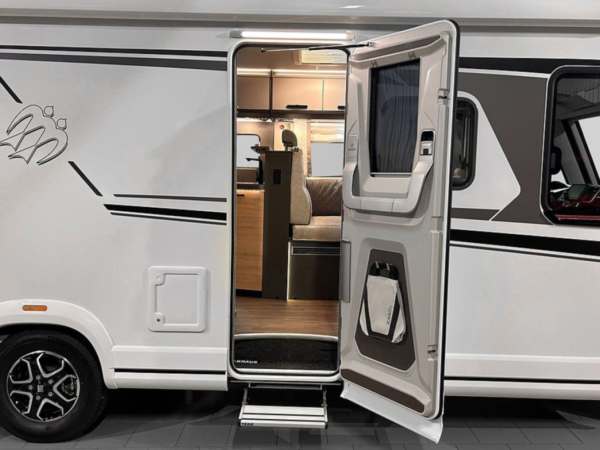 Knaus LVE I 700 MEG 180hk AUTOMAT LÅNGBÄDDAR ALDE 5-SITS, bild 4 av 55