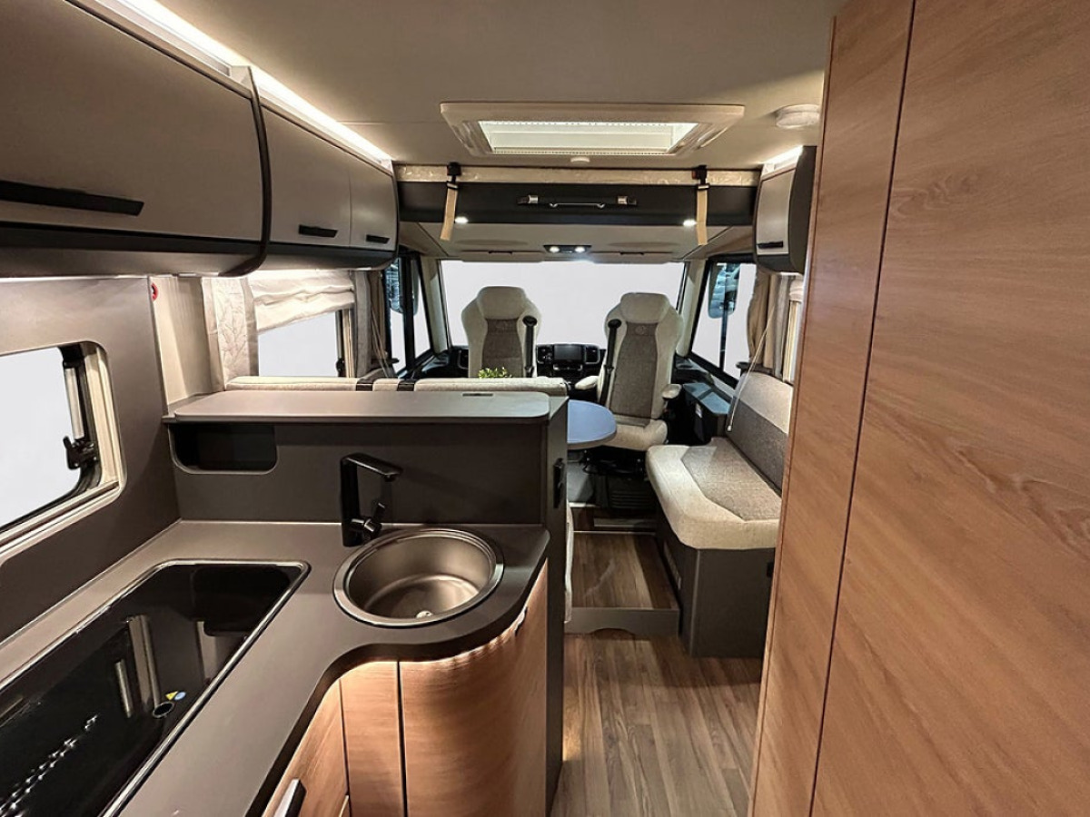 Knaus LVE I 700 MEG 180hk AUTOMAT LÅNGBÄDDAR ALDE 5-SITS, bild 12 av 55