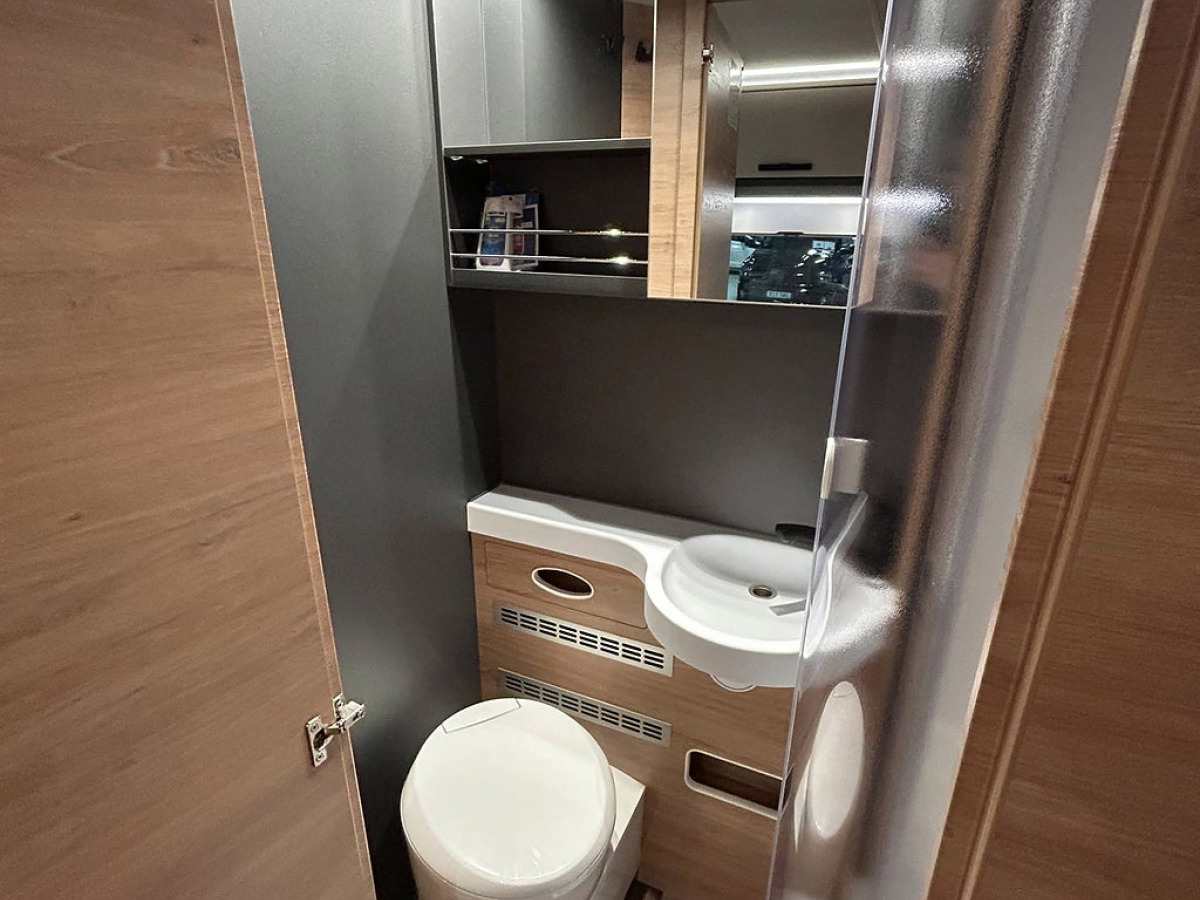 Knaus LVE I 700 MEG 180hk AUTOMAT LÅNGBÄDDAR ALDE 5-SITS, bild 22 av 55