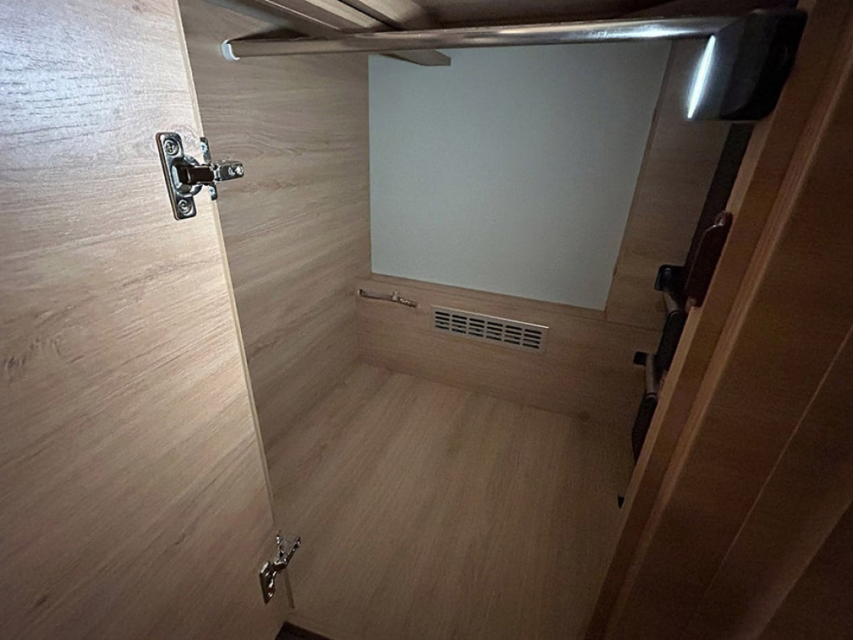 Knaus LVE I 700 MEG 180hk AUTOMAT LÅNGBÄDDAR ALDE 5-SITS, bild 29 av 55