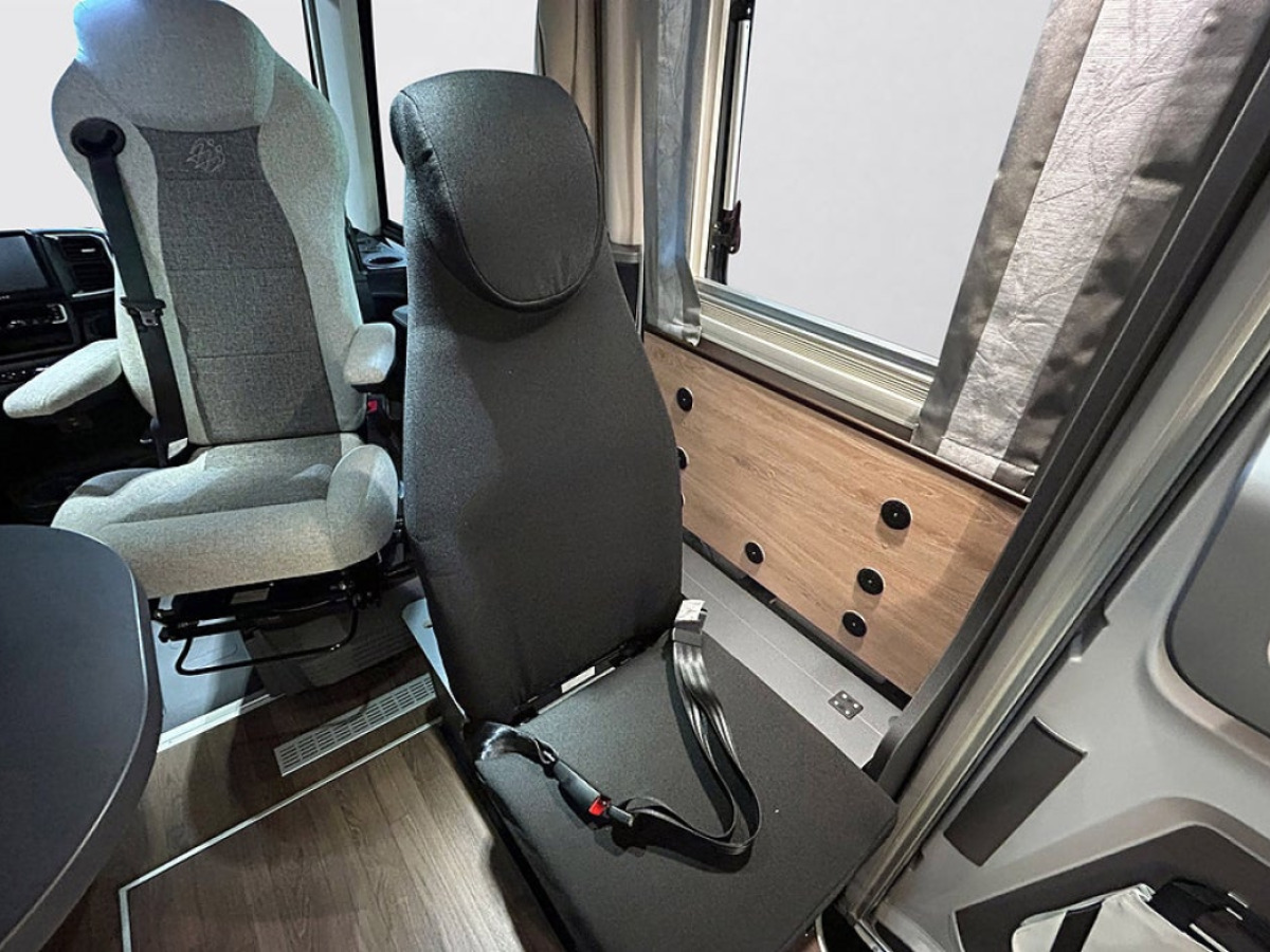 Knaus LVE I 700 MEG 180hk AUTOMAT LÅNGBÄDDAR ALDE 5-SITS, bild 34 av 55
