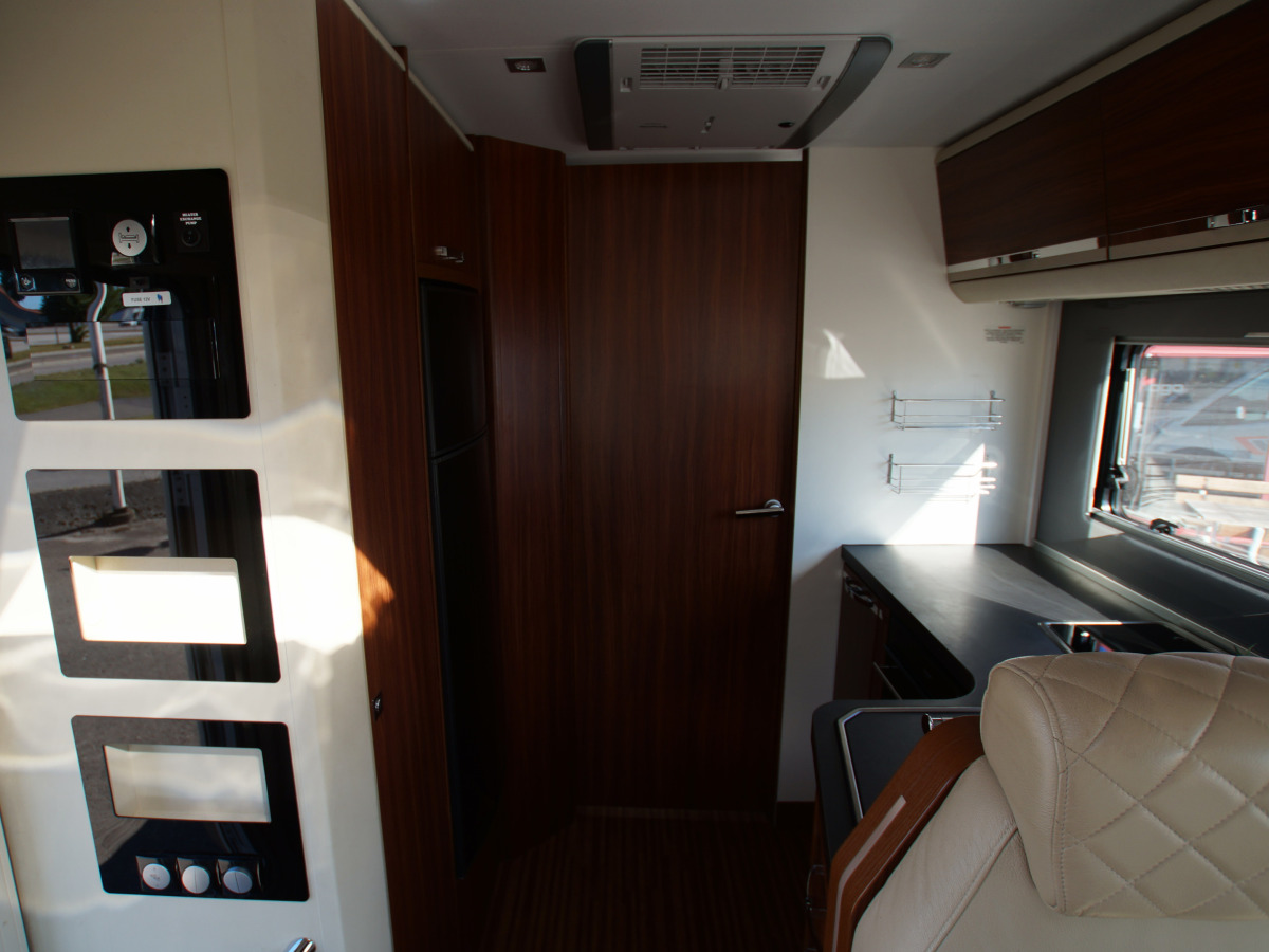 Adria SONIC SUPREME I 810, bild 19 av 19