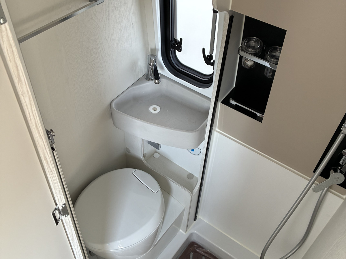 Karmann Davis 620 Lifestyle- Extra Öppet Lördag o Söndag-, bild 9 av 11