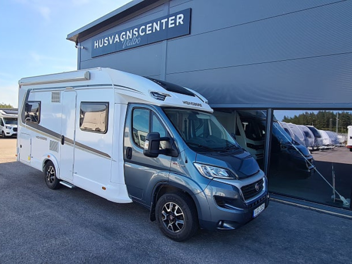 Weinsberg Carasuite 650 MF dragkrok, franskbädd, bild 1 av 15