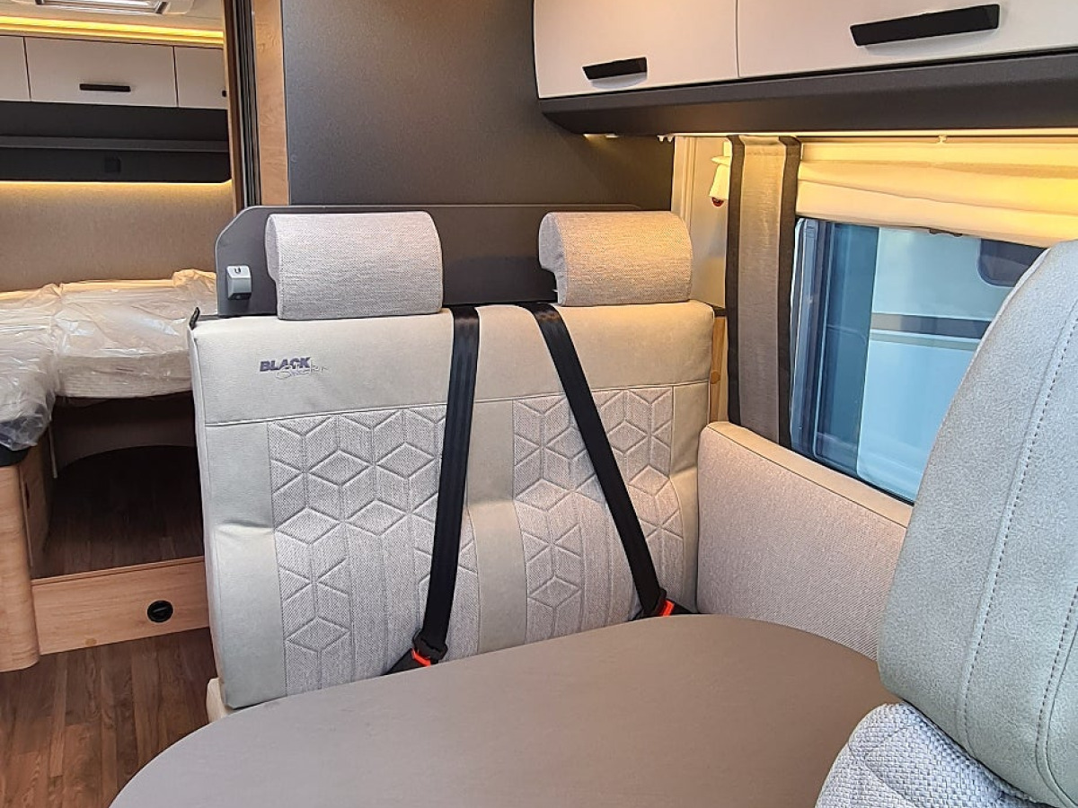Knaus Live Ti 650 MEG Black Selection Kampanjbil, bild 7 av 14