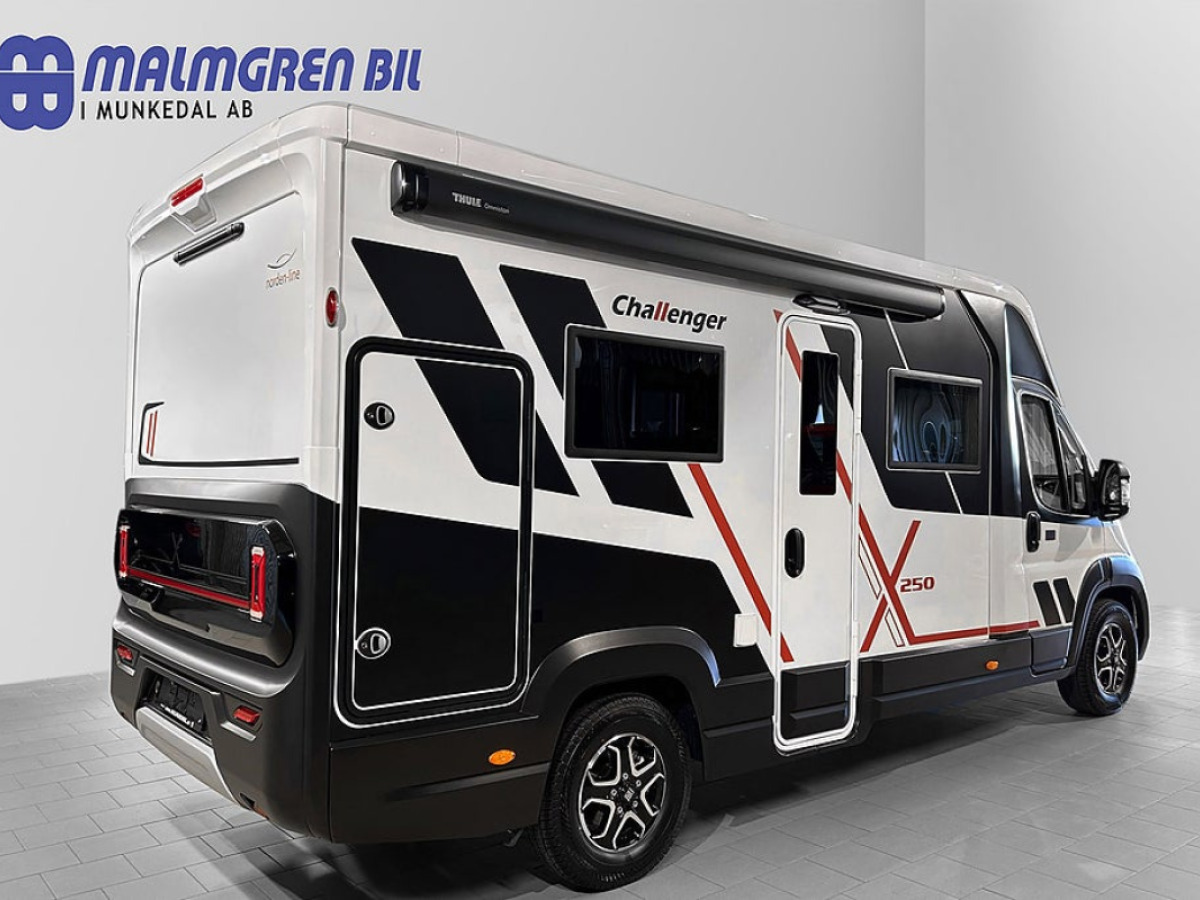 CHALLENGER X250 OPEN EDITION AUTOMAT ADAPTIV FARTHÅLLARE 636cm lång, bild 3 av 45