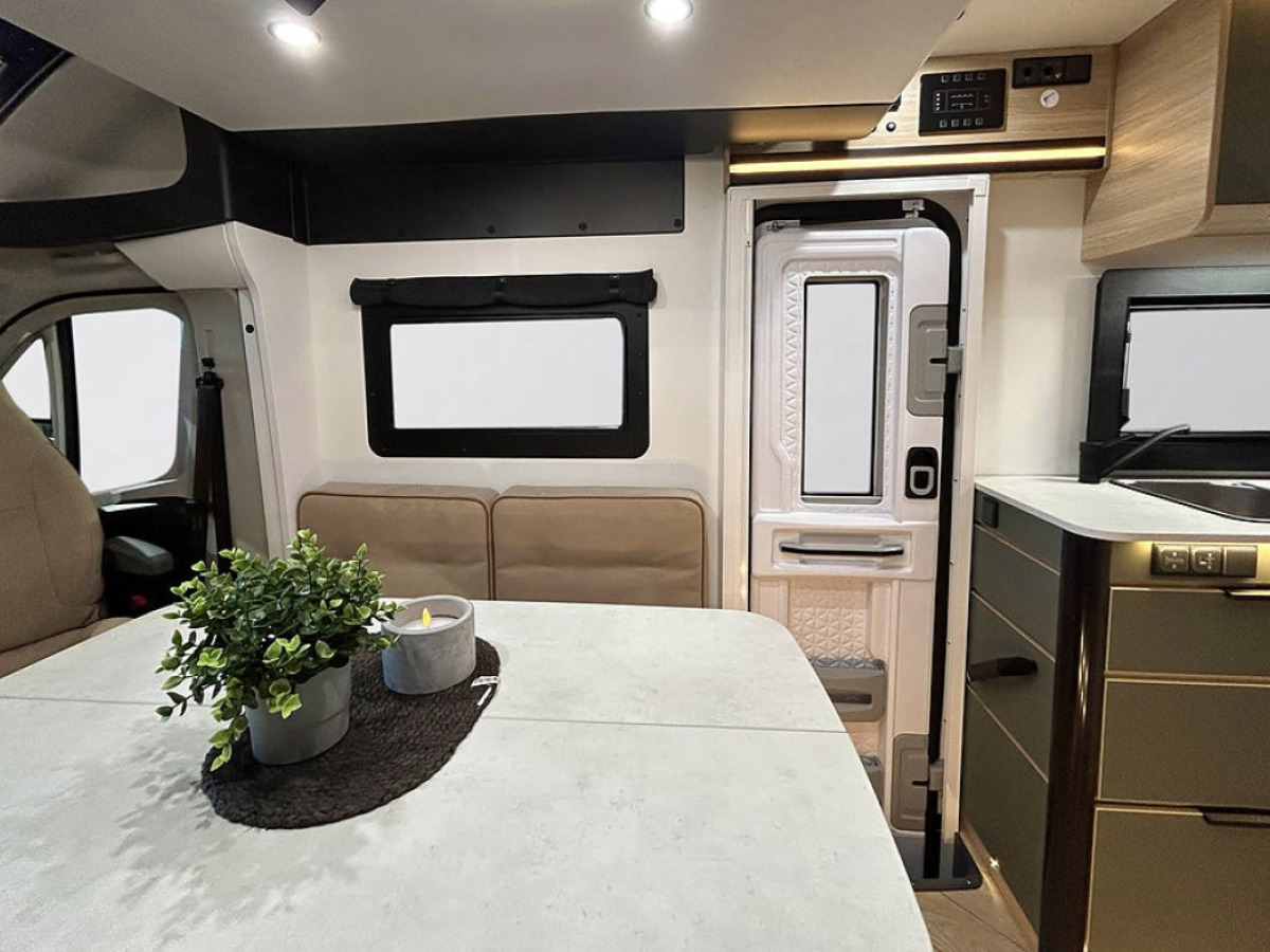 CHALLENGER X250 OPEN EDITION AUTOMAT ADAPTIV FARTHÅLLARE 636cm lång, bild 11 av 45