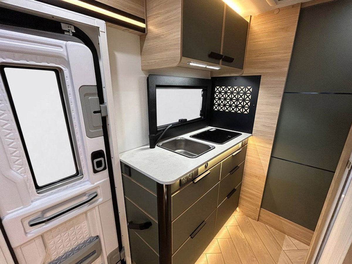 CHALLENGER X250 OPEN EDITION AUTOMAT ADAPTIV FARTHÅLLARE 636cm lång, bild 18 av 45