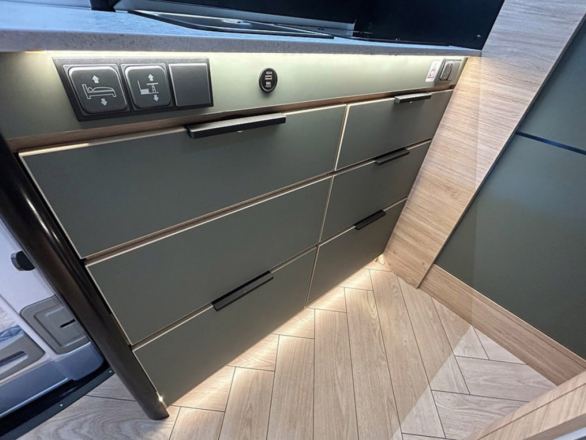 CHALLENGER X250 OPEN EDITION AUTOMAT ADAPTIV FARTHÅLLARE 636cm lång, bild 21 av 45