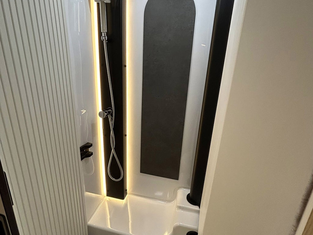 CHALLENGER X250 OPEN EDITION AUTOMAT ADAPTIV FARTHÅLLARE 636cm lång, bild 26 av 45