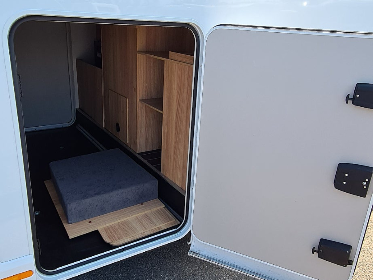 Knaus 700 Meg Sky Ti automat, långbädd, solceller, bild 4 av 18