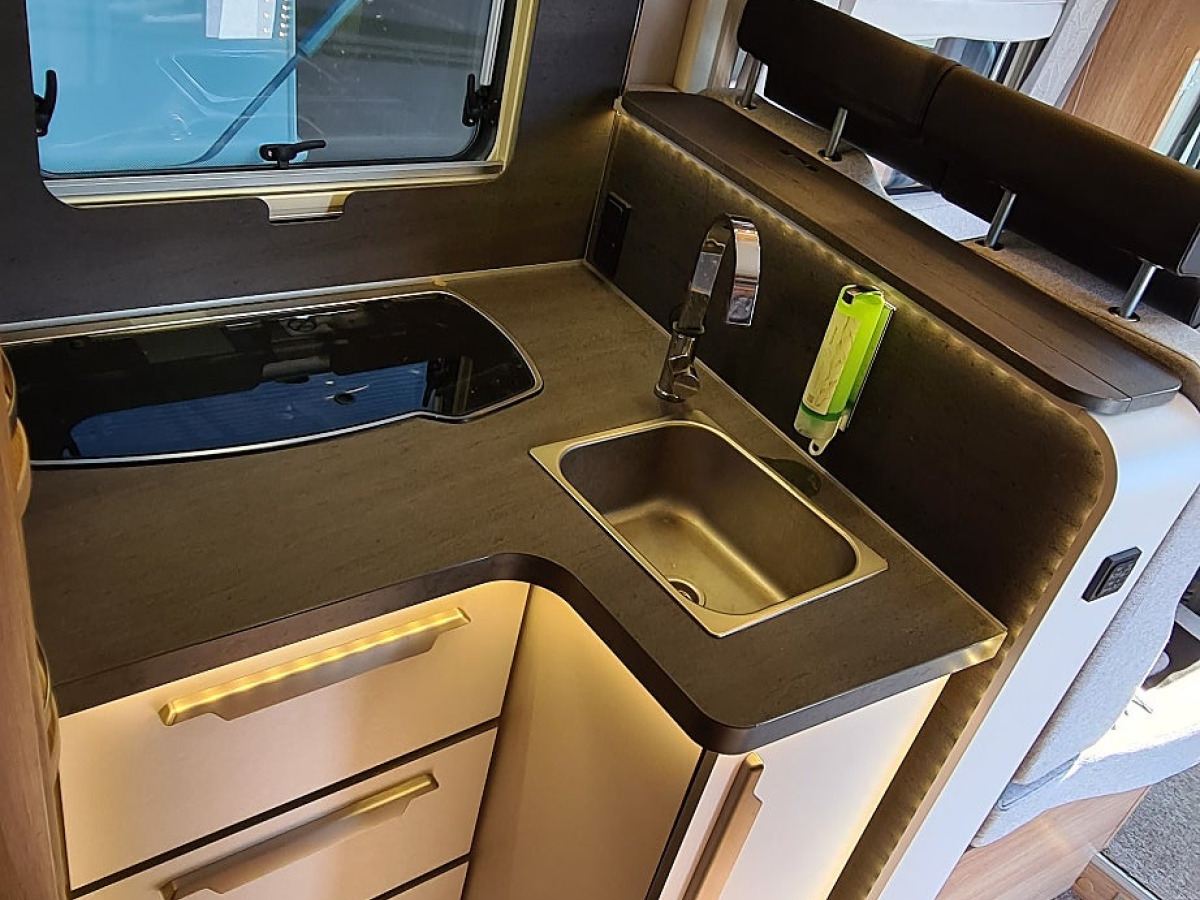 Knaus 700 Meg Sky Ti automat, långbädd, solceller, bild 11 av 18