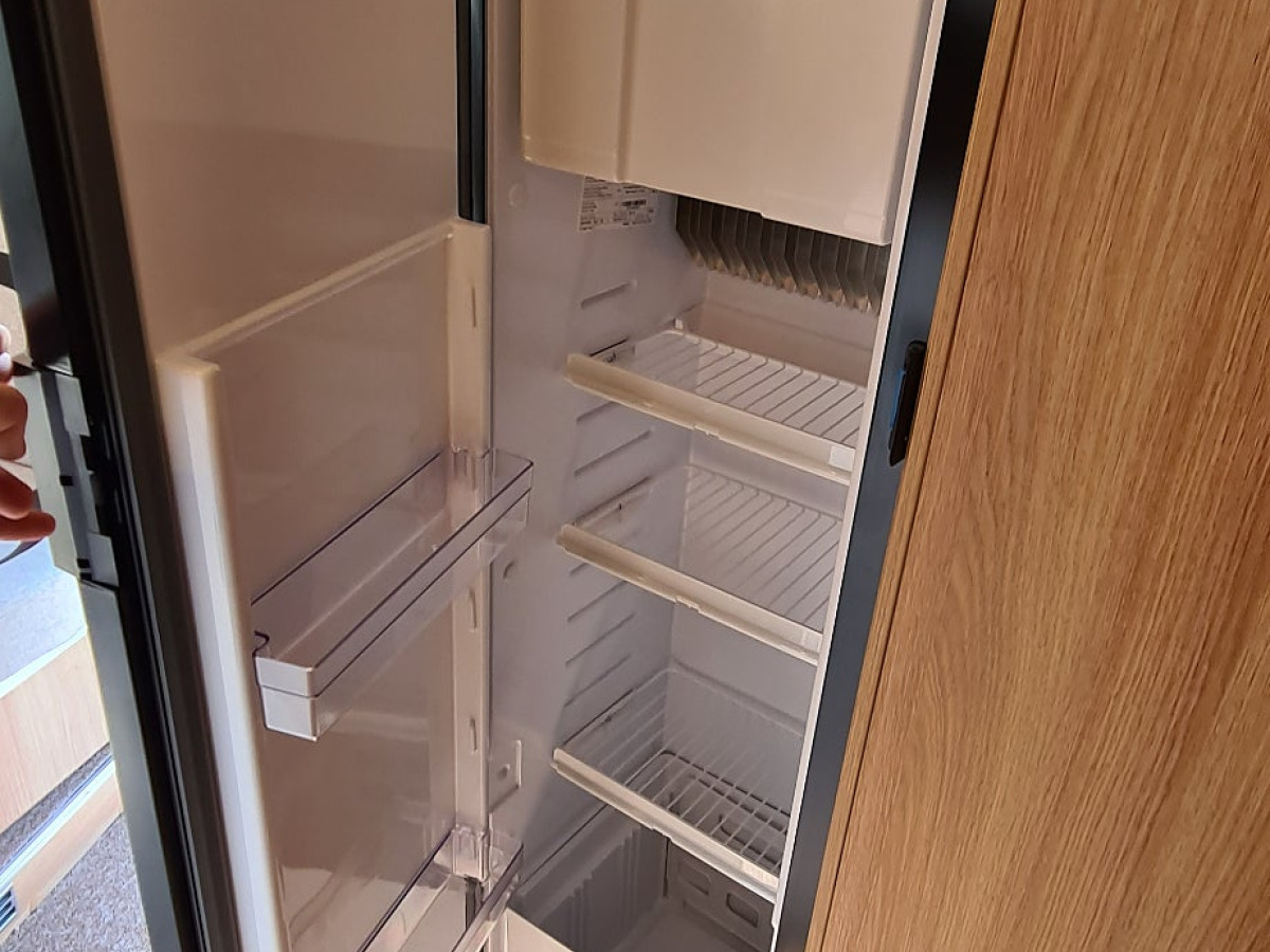 Knaus 700 Meg Sky Ti automat, långbädd, solceller, bild 12 av 18