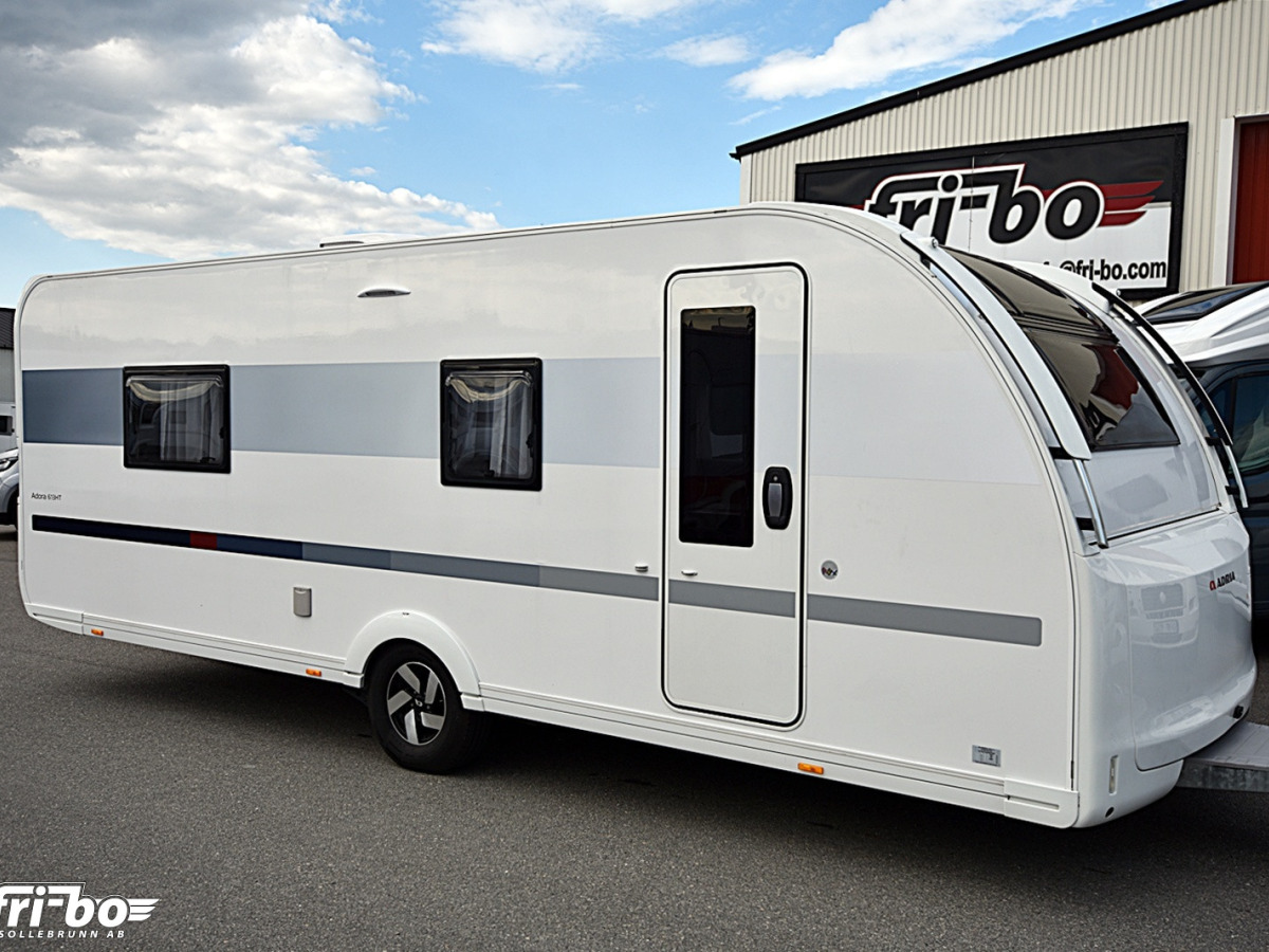 Adria 613 HT Adora, Långbäddar, bild 2 av 28