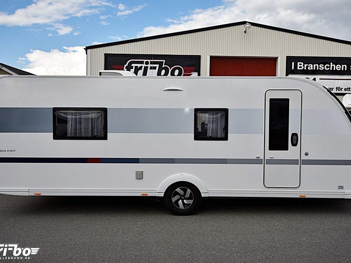 Adria 613 HT Adora, Långbäddar, bild 3 av 28