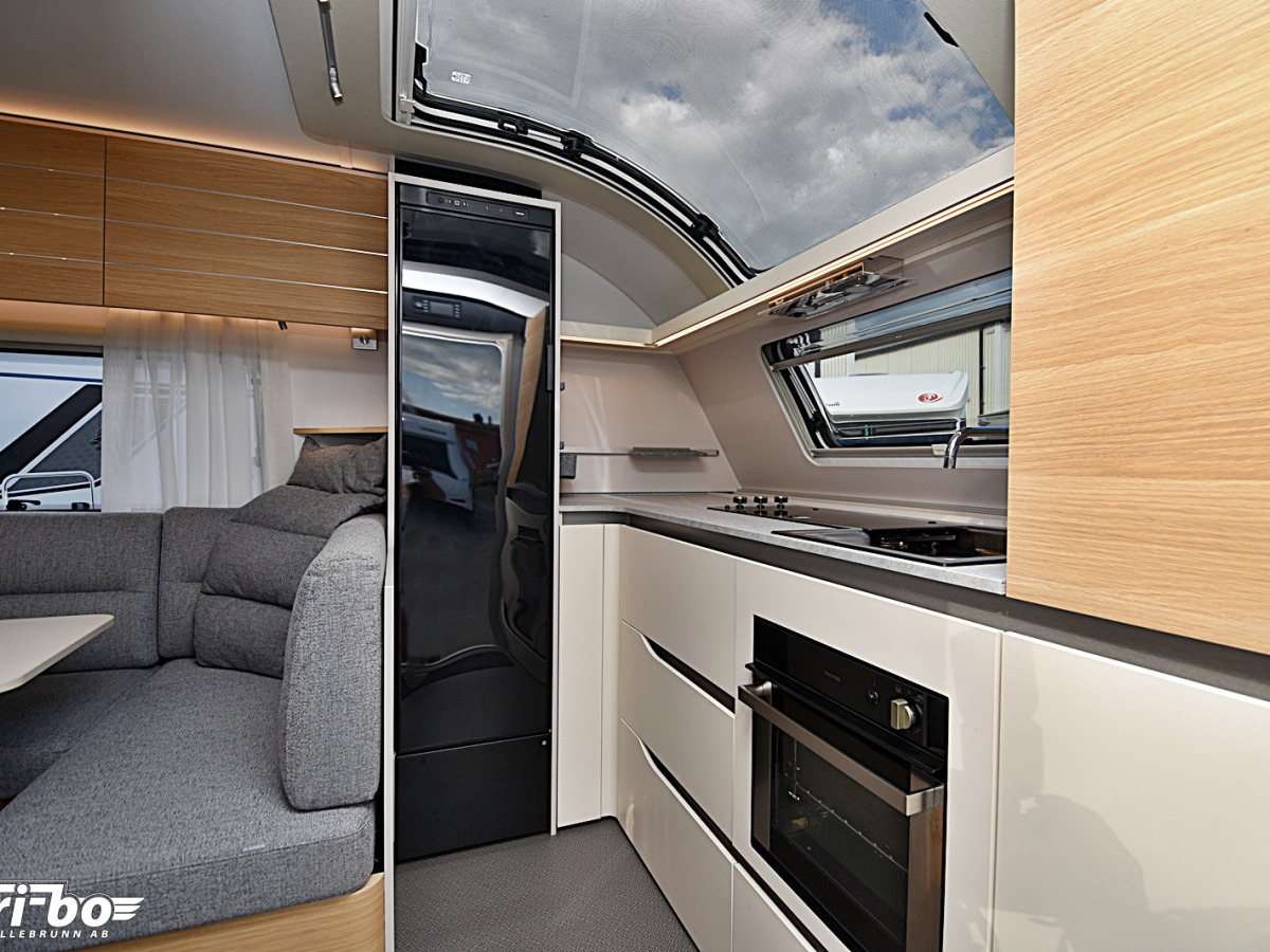 Adria 613 HT Adora, Långbäddar, bild 4 av 28