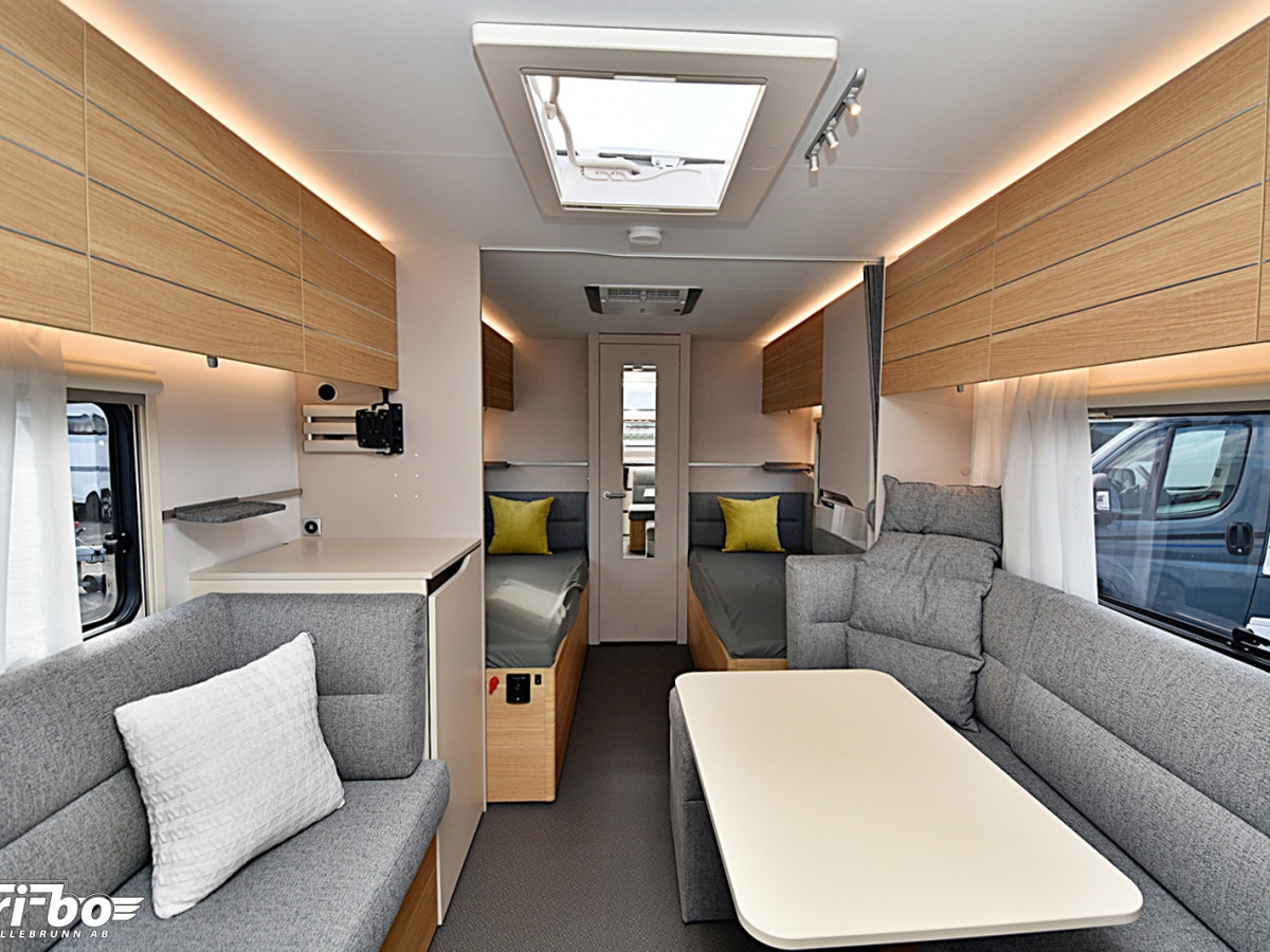 Adria 613 HT Adora, Långbäddar, bild 7 av 28