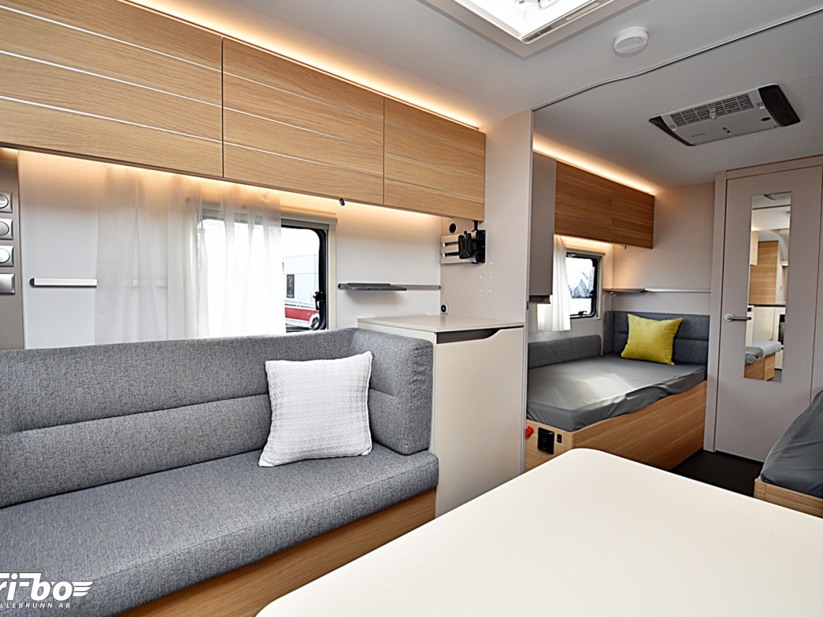 Adria 613 HT Adora, Långbäddar, bild 8 av 28