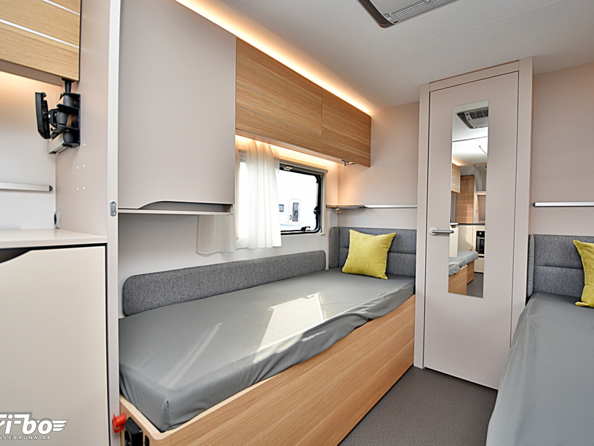 Adria 613 HT Adora, Långbäddar, bild 10 av 28