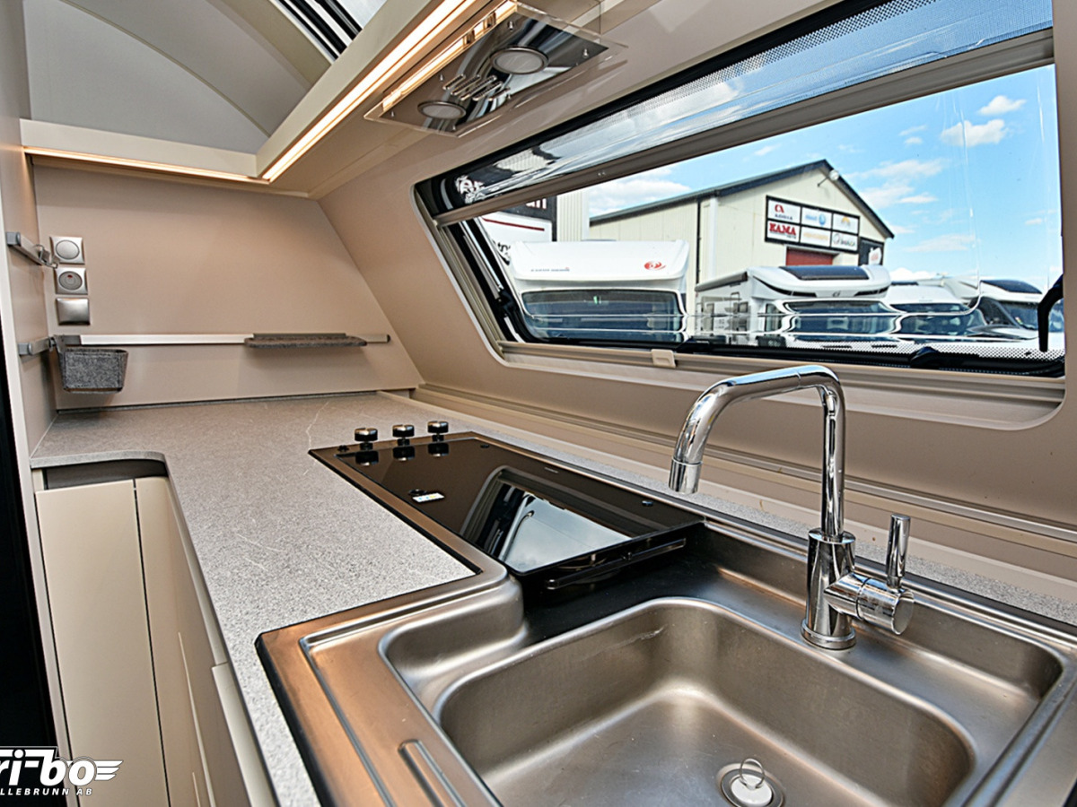 Adria 613 HT Adora, Långbäddar, bild 20 av 28