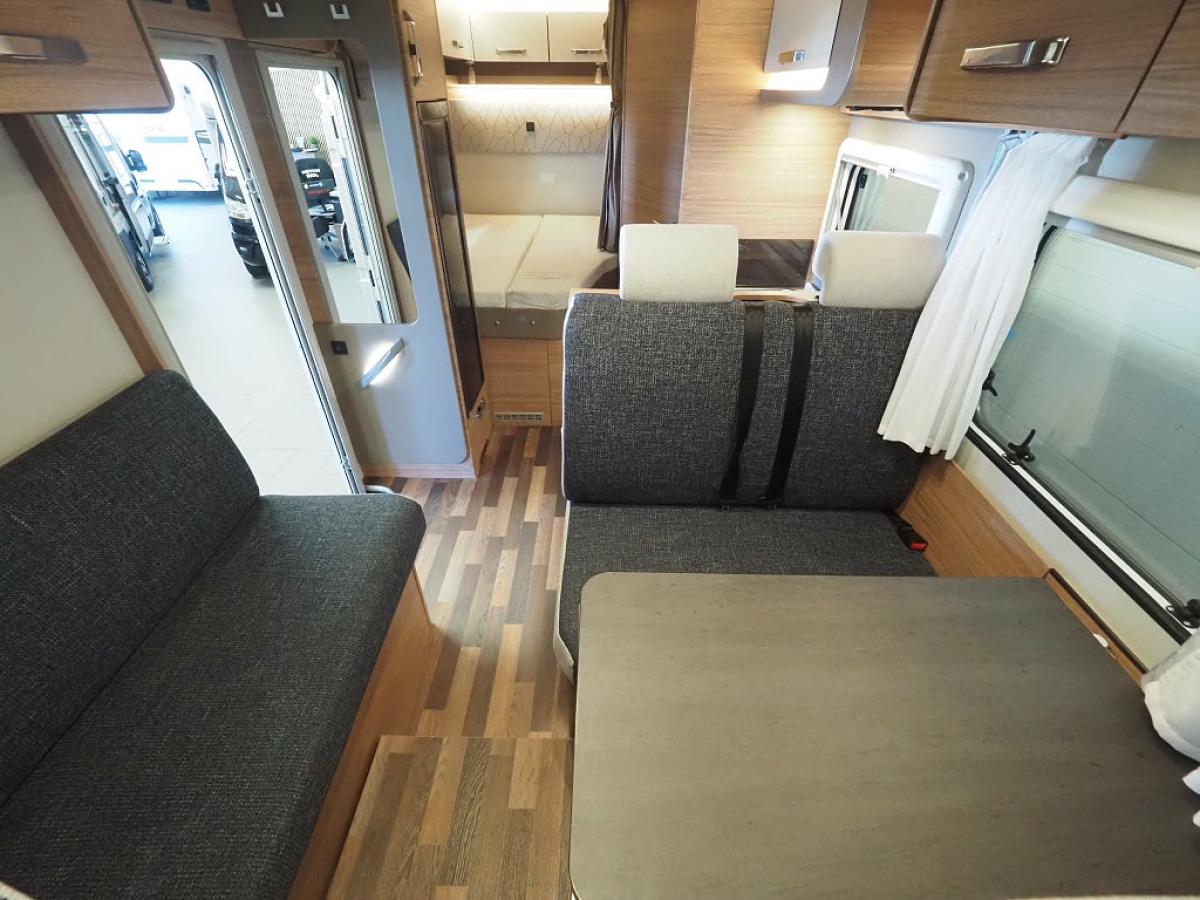 Weinsberg Carasuite 650 MF ALDE Markis Taksäng Cykelställ Kamera Fransk bä, bild 14 av 22