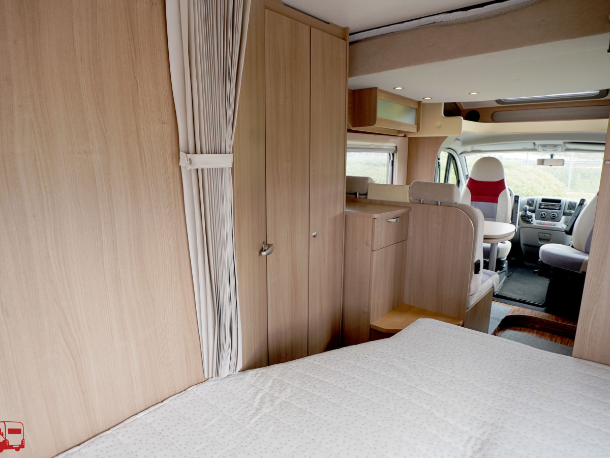 Bürstner Ixeo T 634 Taksäng Fransk säng AC x2, bild 33 av 39
