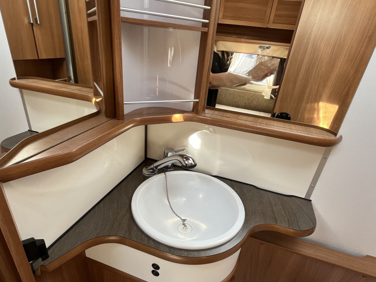 KABE Royal 520 XL KS // Välutrustad, i fint skick redo för nya äventyr, bild 11 av 17