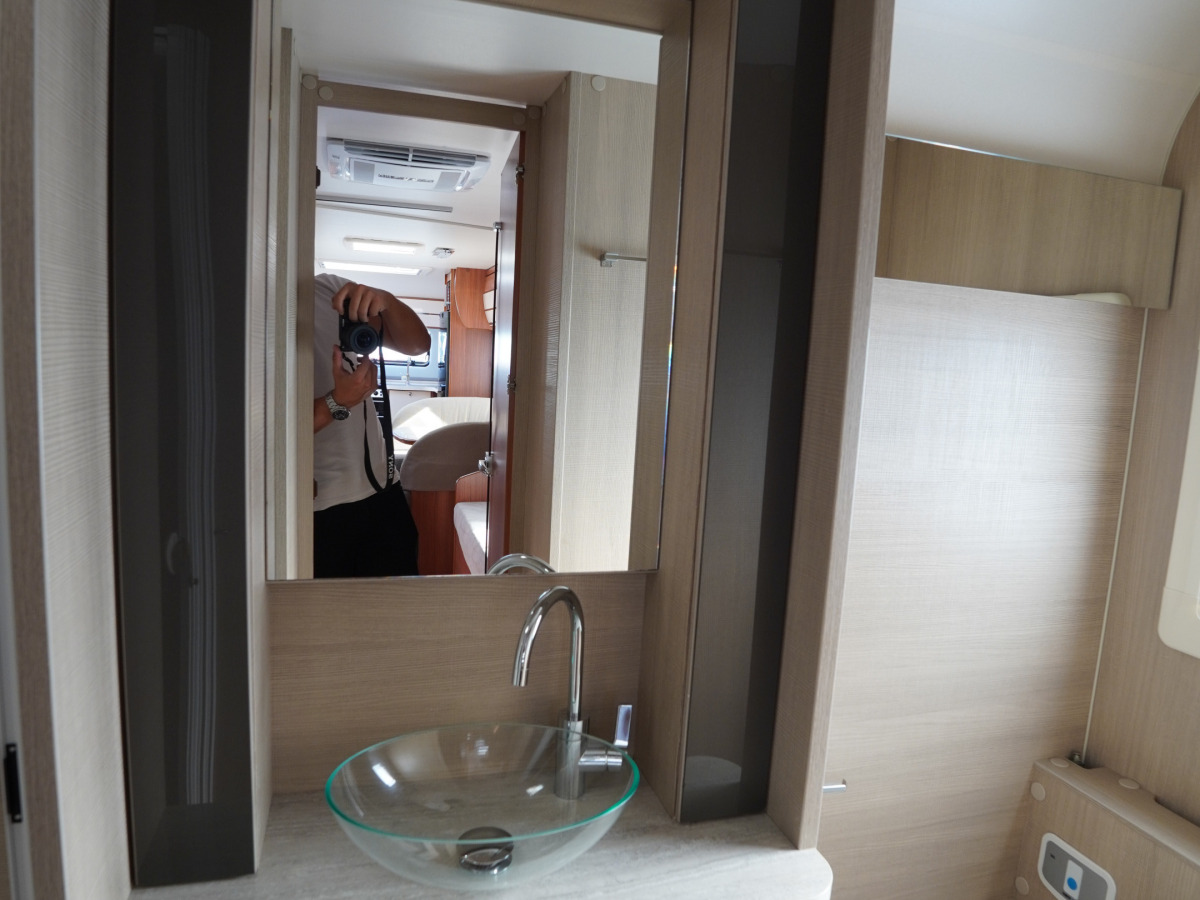 Adria ALPINA 743 HT Frontkök Alde Ugn, bild 17 av 20