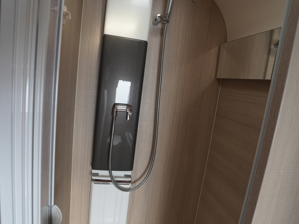 Adria ALPINA 743 HT Frontkök Alde Ugn, bild 19 av 20