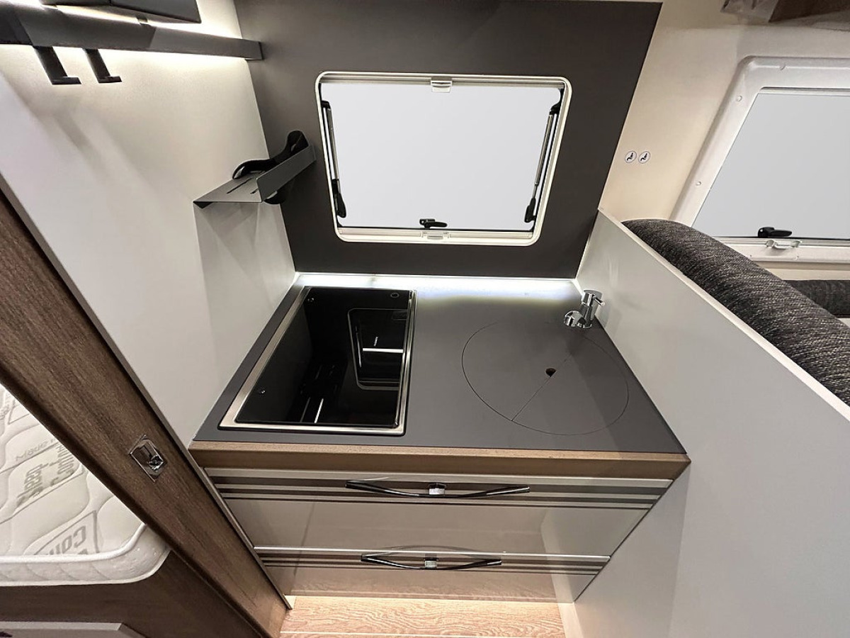 Ci MAGIS 82 XT LÅGA LÅNGBÄDDAR TOA BAK ALDE VÄRME 165HK AUTOMAT, bild 10 av 36