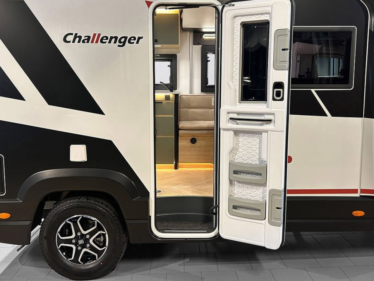 CHALLENGER X150 OPEN EDITION AUTOMAT ADAPTIV FARTHÅLLARE 599cm lång, bild 5 av 39