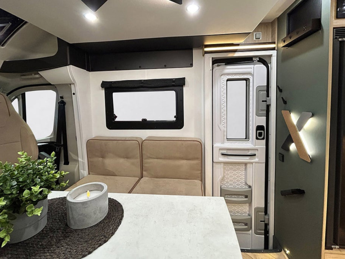 CHALLENGER X150 OPEN EDITION AUTOMAT ADAPTIV FARTHÅLLARE 599cm lång, bild 9 av 39