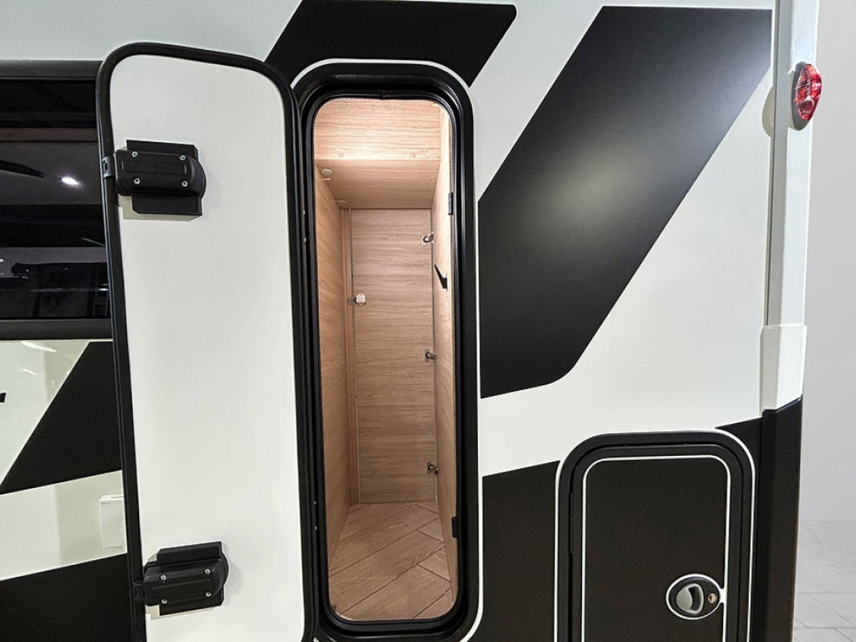 CHALLENGER X150 OPEN EDITION AUTOMAT ADAPTIV FARTHÅLLARE 599cm lång, bild 37 av 39
