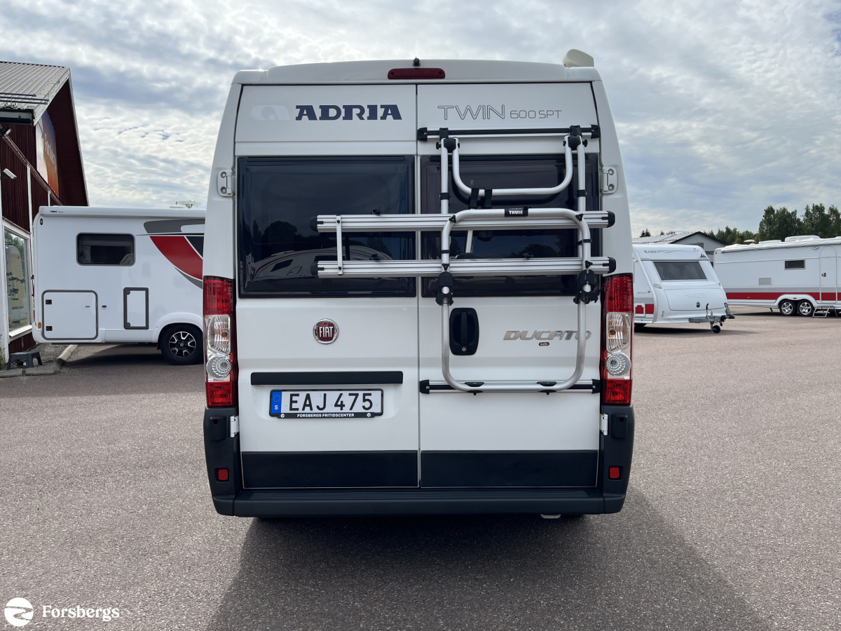 Adria TWIN 600 SPT / Solcell / Takfläkt / 200AH Lithium, bild 2 av 15