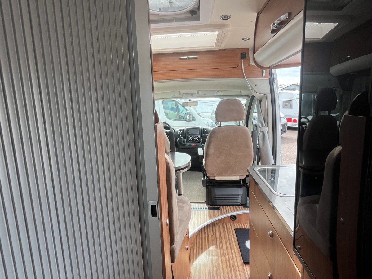 Adria TWIN 600 SPT / Solcell / Takfläkt / 200AH Lithium, bild 12 av 15