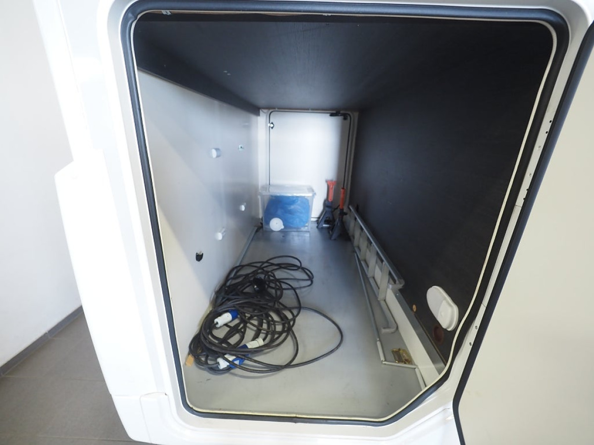 Ci Magis 84 XT 160hk Automat Långbädd Markis Taksäng Solcell, bild 16 av 21
