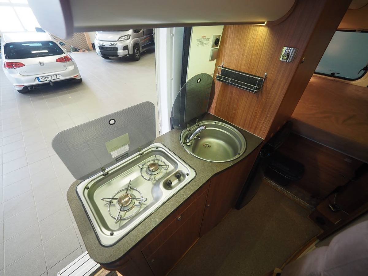 Adria Twin SP 120hk Markis Dragkrok Under 6m Plåtis, bild 10 av 18
