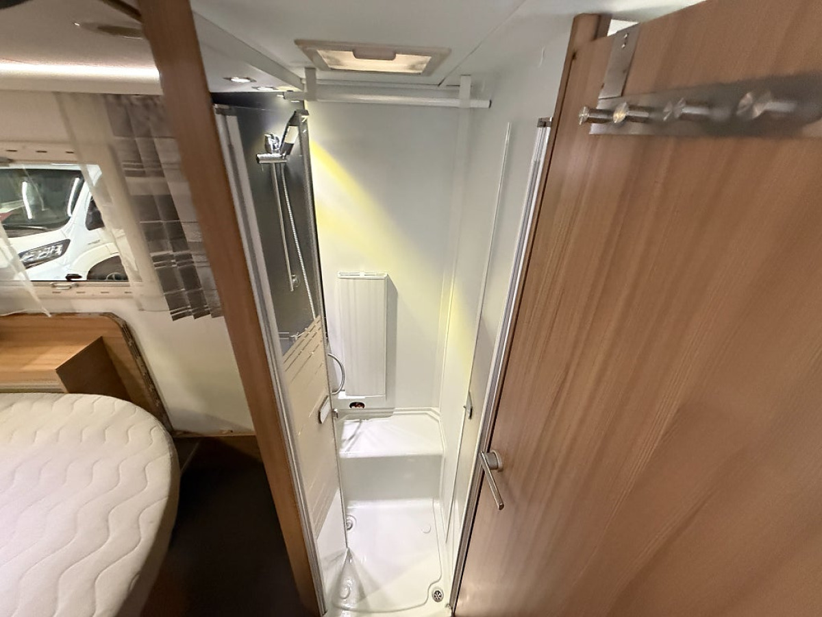 Adria Coral 670 SC Supreme *AC*Solcell*Automat*, bild 14 av 18